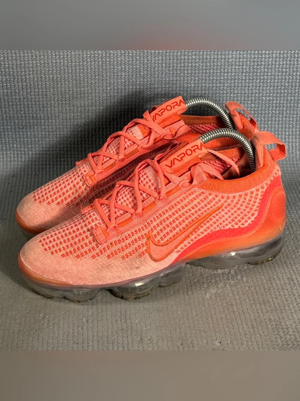 Nike Air VaporMax 2021 Flyknit in 'Magic Ember' Shoes DC4112-800 Women’s Sz 8.5 - Picture 2 of 11